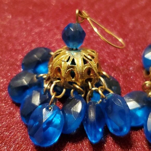 💥4 for $20💥Vintage Earrings Gold Tone Dangle Blue Beaded Retro Jewelery - Picture 5 of 5
